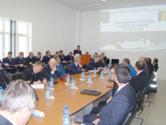 Garda de Coastă, la bilanţ: combaterea fraudei vamale, migranţi, autoturisme furate şi salvare de vieţi omeneşti
